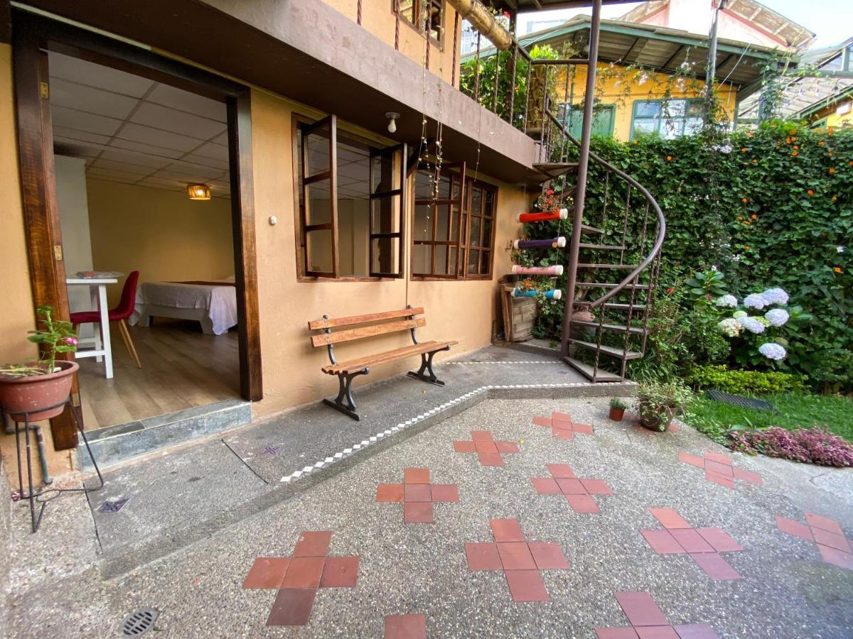 Hostal Alcala Quito Exterior photo