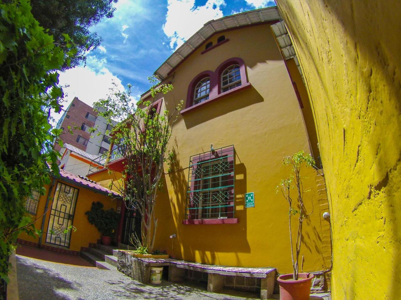 Hostal Alcala Quito Exterior photo