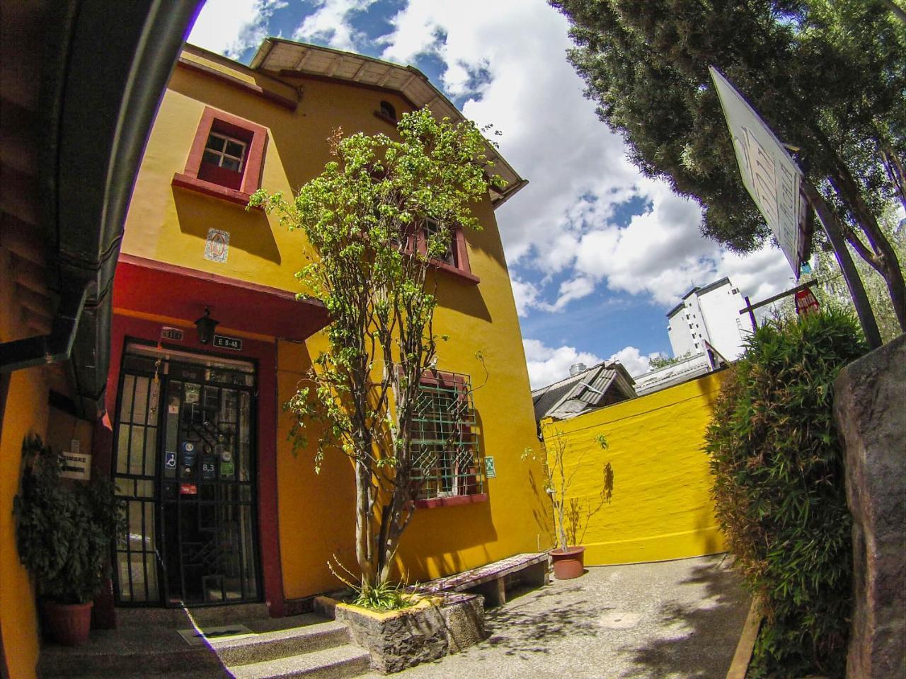Hostal Alcala Quito Exterior photo