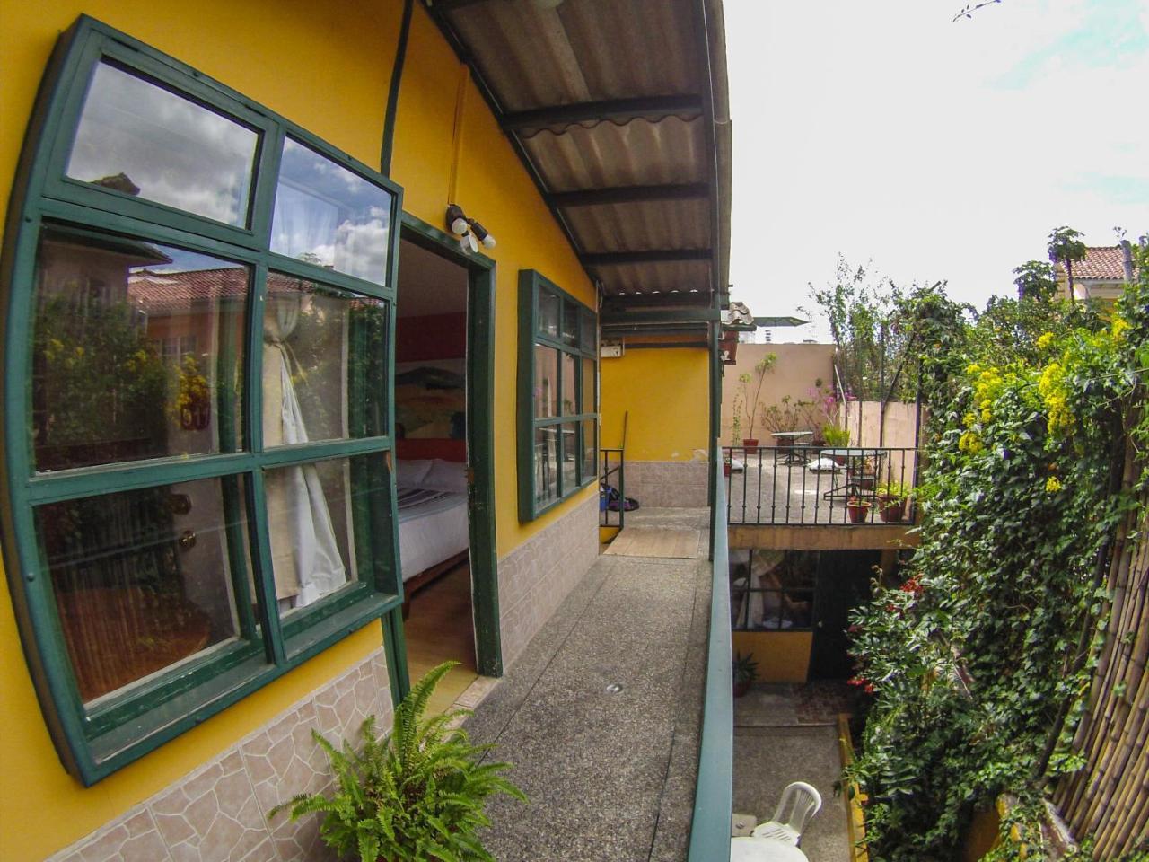 Hostal Alcala Quito Exterior photo